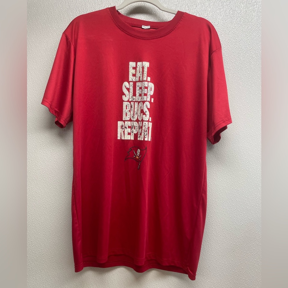 Tampa Bay Buccaneers Adult XL Red T-Shirt, Vintage NFL Bucs Publix Football